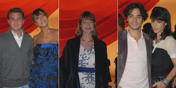 Famosos participam de prêmio em São Paulo