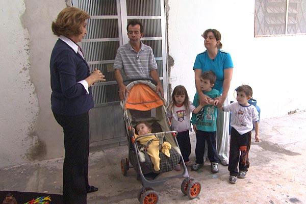 Supernanny ajuda pais de criança com “ossos de vidro” em episódio inédito