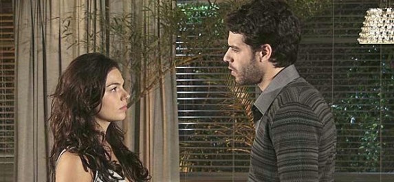 Tititi - Marcela (Isis Valverde) - Renato (Guilherme Winter)