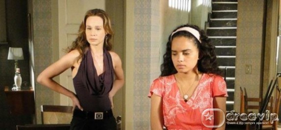 Passione - Clara (Mariana Ximenes) - Kelly (Carol Macedo)