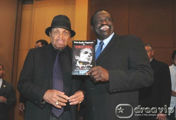 No Brasil, Joe Jackson lança livro sobre seu filho Michael Jackson