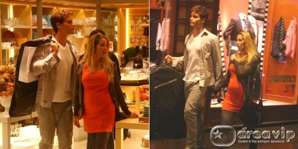 Danielle Winits e Jonatas Faro passeiam em shopping