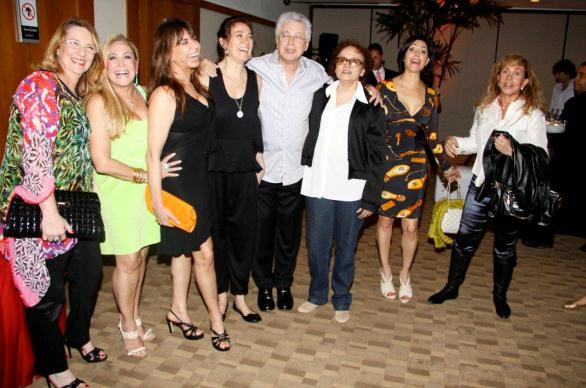 Aguinaldo Silva reúne famosos em lançamento de seu site