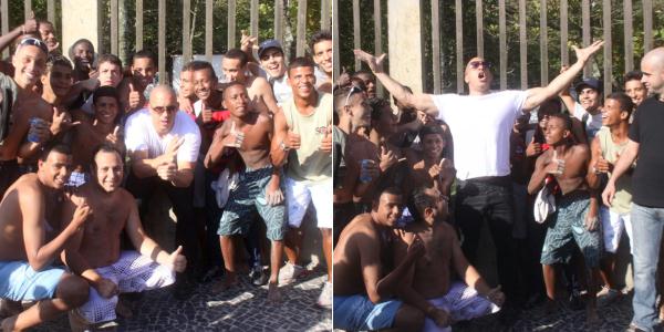 Vin Diesel tira fotos com fãs no Arpoador