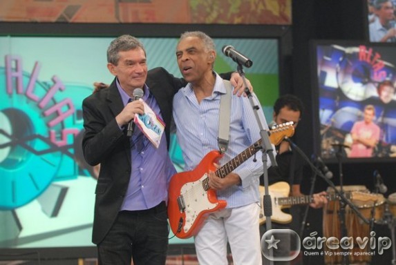 Gilberto Gil é homenageado no Altas Horas