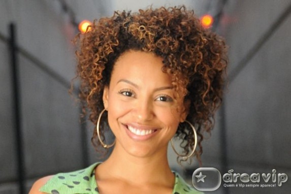 Sheron Menezes pode substituir Taís Araújo em novela