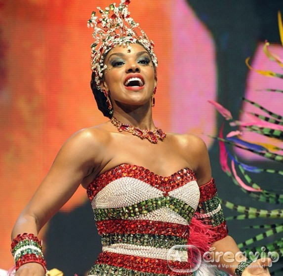 Rainha de bateria, Cris Vianna estressa a Grande Rio