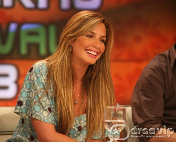 Mariana Weickert estreia à frente de ‘Vamos Combinar’ no GNT