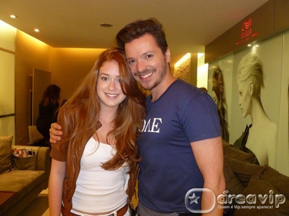 Marina Ruy Barbosa posta foto com novo visual