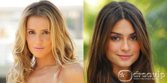 Deborah Secco e Thaila Ayala posam forçadas para foto