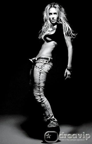 Deborah Secco está na capa da “Rolling Stone”