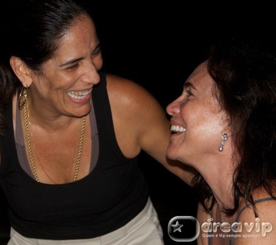 Regina Duarte posta foto com Glória Pires