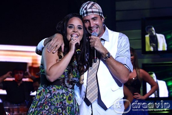 Latino faz a festa no Uma Hora de Sucesso