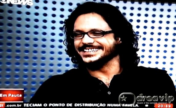 Repórter “mata” ator Lúcio Mauro que é “ressuscitado” ao vivo pelo filho – Veja o Vídeo