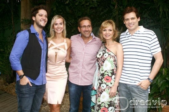 SBT reúne imprensa e apresentadores do SBT Folia para apresentar a cobertura do Carnaval 2011