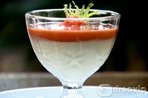 Sorvete de Iogurte com Calda de Goiaba