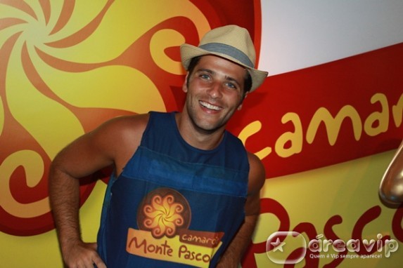 Bruno Gagliasso comanda folia no camarote