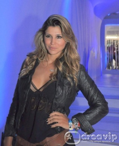 Dani Souza, a Mulher Samambaia participa da Roleta da Morte no ‘Domingo Show’