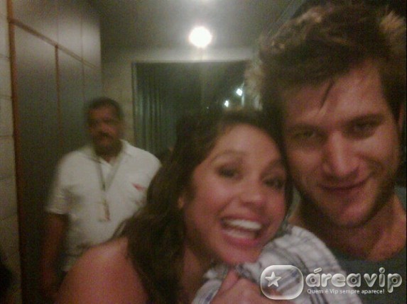 Diego Alemão posta foto ao lado de Maria e Wesley