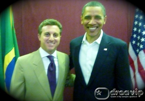 Luciano Huck posta foto ao lado de Obama no Twitter