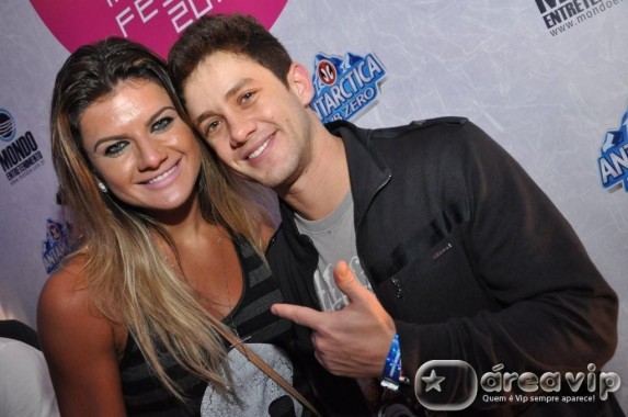 Show da Shakira reúne famosos em camarote