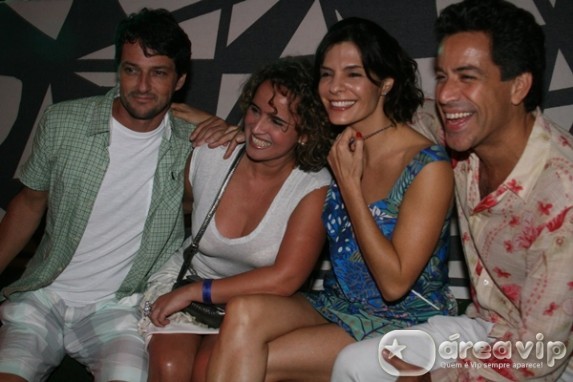 Famosos curtem carnaval em camarote