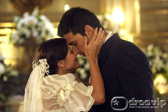 Natália e Marcos se casam