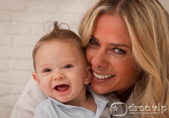 Adriane Galisteu conta como sua vida mudou após a chegada de Vittorio