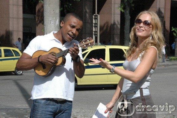 Angélica conversa com Alexandre Pires no Estrelas
