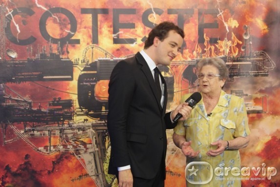 Palmirinha Onofre participa do CQTeste, no CQC