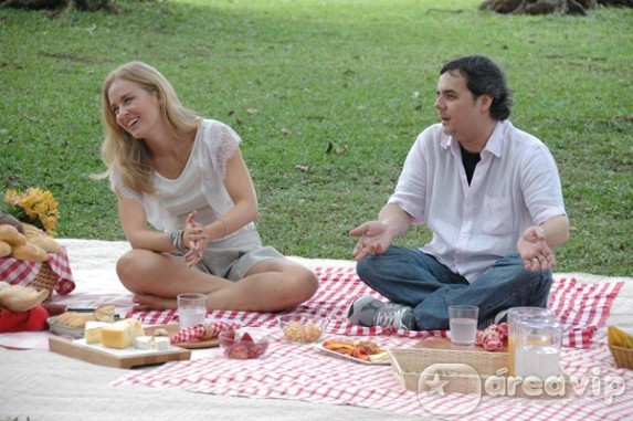 Angélica comemora com Cássio Gabus Mendes seus 30 anos de carreira