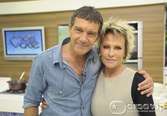 Ana Maria Braga recebe Antonio Banderas no Mais Você