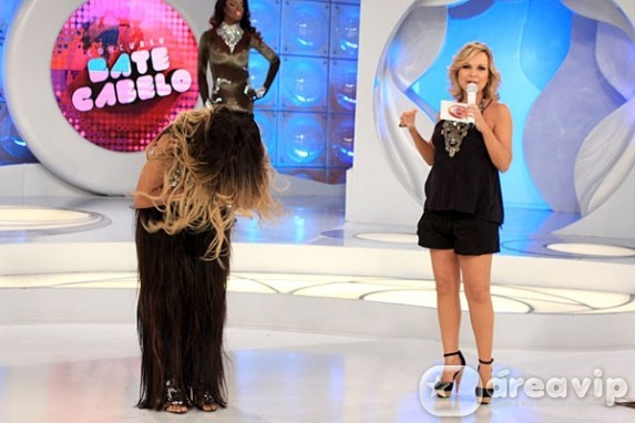 Eliana estreia Concurso Bate-Cabelo