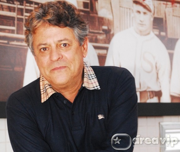 Marcos Paulo faz baterias de exames