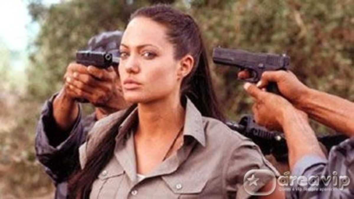 SBTpedia: O Dia na História (14/01/2007): Filme inédito 'Lara Croft 2: Tomb  Raider - A Origem da Vida' vai ao ar no SBT