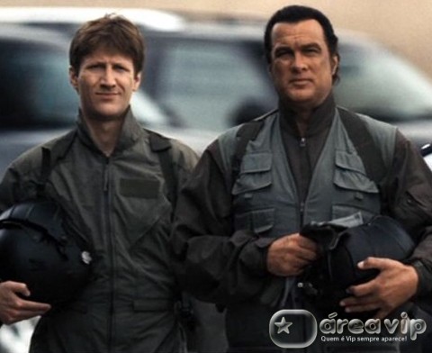 Supercine exibe o filme “O Voo da Fúria”