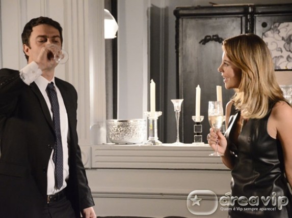 Insensato Coração - Marina grava confissão de Léo