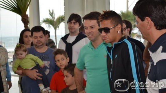 Neymar de olho em apê de R$ 1,5 milhão