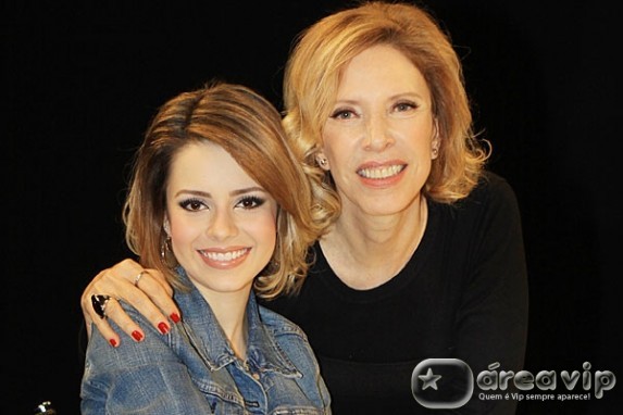 Sandy revela para Gabi que quer ser mãe