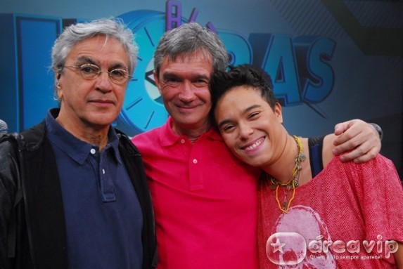 Caetano Veloso e Maria Gadú cantam juntos no Altas Horas