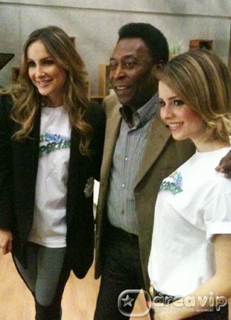 Claudia Leitte grava chamada do ‘Criança Esperança’ com Sandy e Pelé
