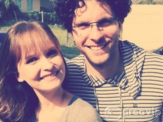 Thiago Fragoso posta foto de bastidores de ‘O Astro’ com Fernanda Rodrigues