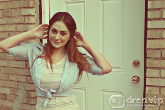 Ex-BBB Francine fotografa em Nova York