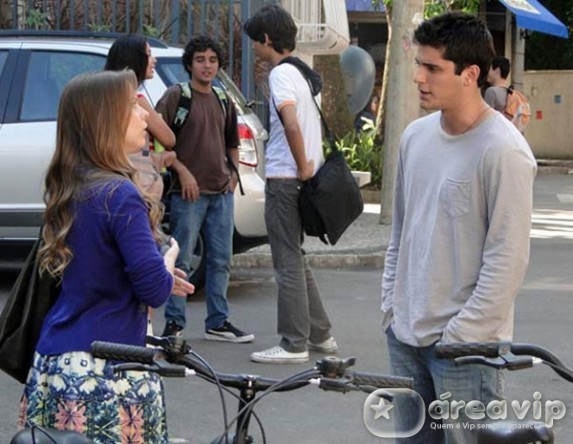 Pedro diz a Catarina que Raquel está morta