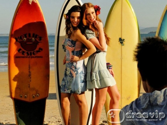 Marina Ruy Barbosa e Giovanna Lancellotti posam para grife de roupas