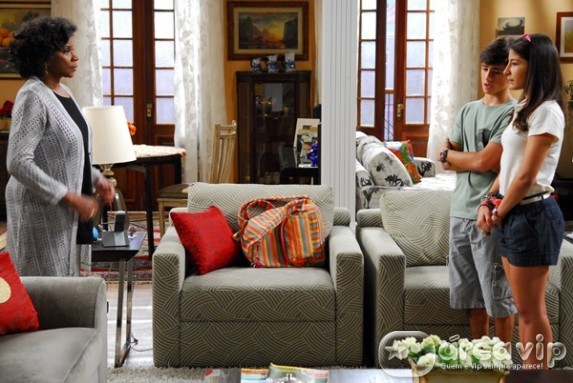 Rebelde - Dada passa um sermao em Beatriz e Raul