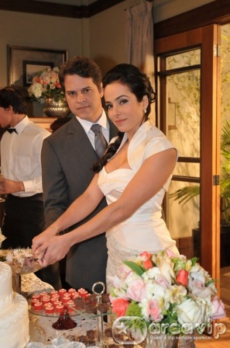 Rebelde - Silvia e Leonardo se casam