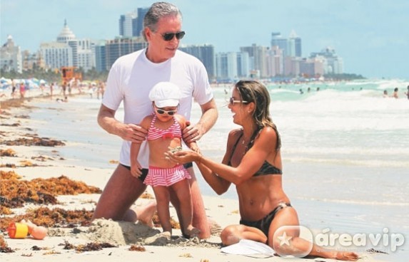 Roberto Justus curte férias com Ticiane e a filha em Miami
