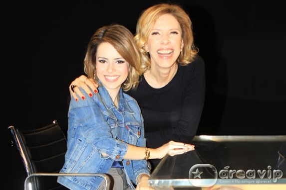 “Já tomei porre, fiquei muito bêbada e não gostei”, diz Sandy a Marília Gabriela