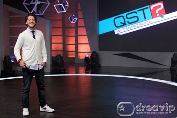 Artistas do SBT mostram seu talento no QST especial de aniversário